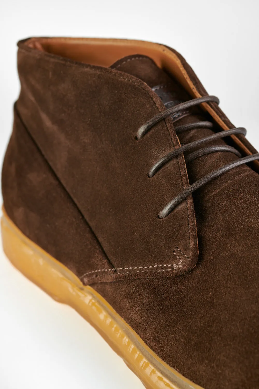 HAMPTON java-brown suede chukka boots.