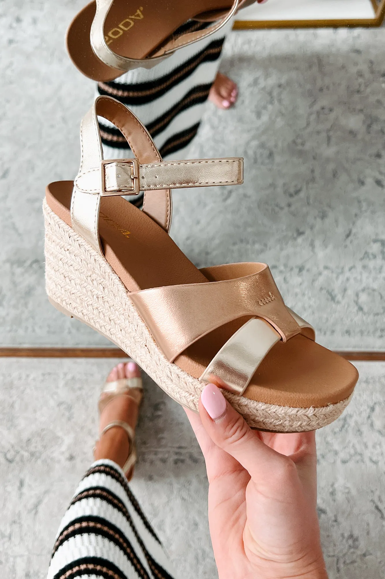 Havana Living Metallic Wedge Sandals (Gold/Penny)